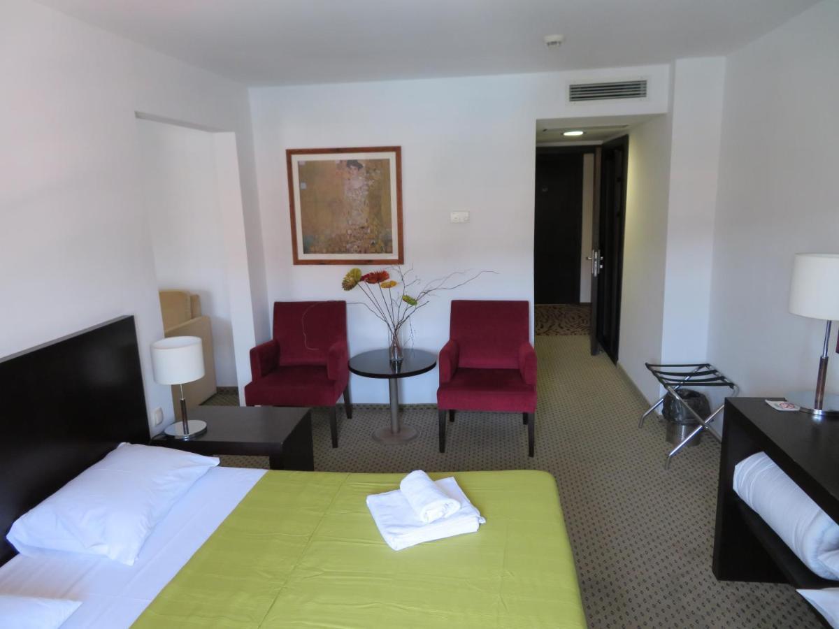 Hotel International Ραμπ Εξωτερικό φωτογραφία